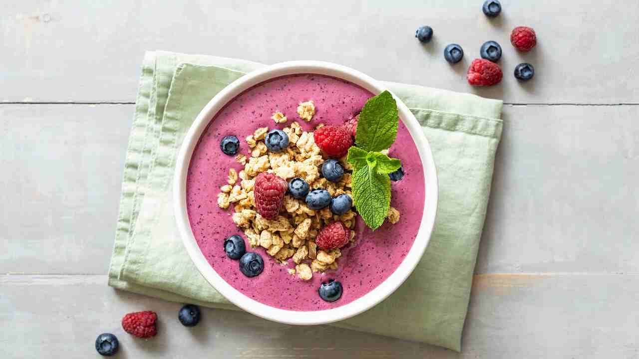 How to Make a Fancy Smoothie Bowl Without Trying