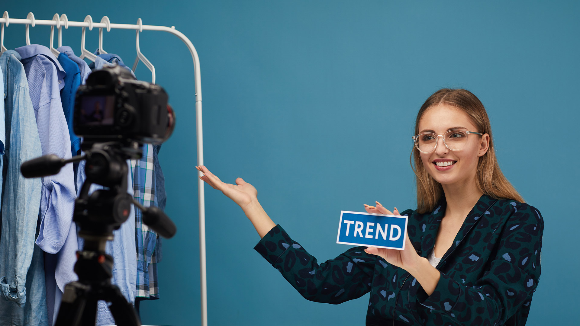 Viral Trends: How to Spot Them Early and Ride the Wave