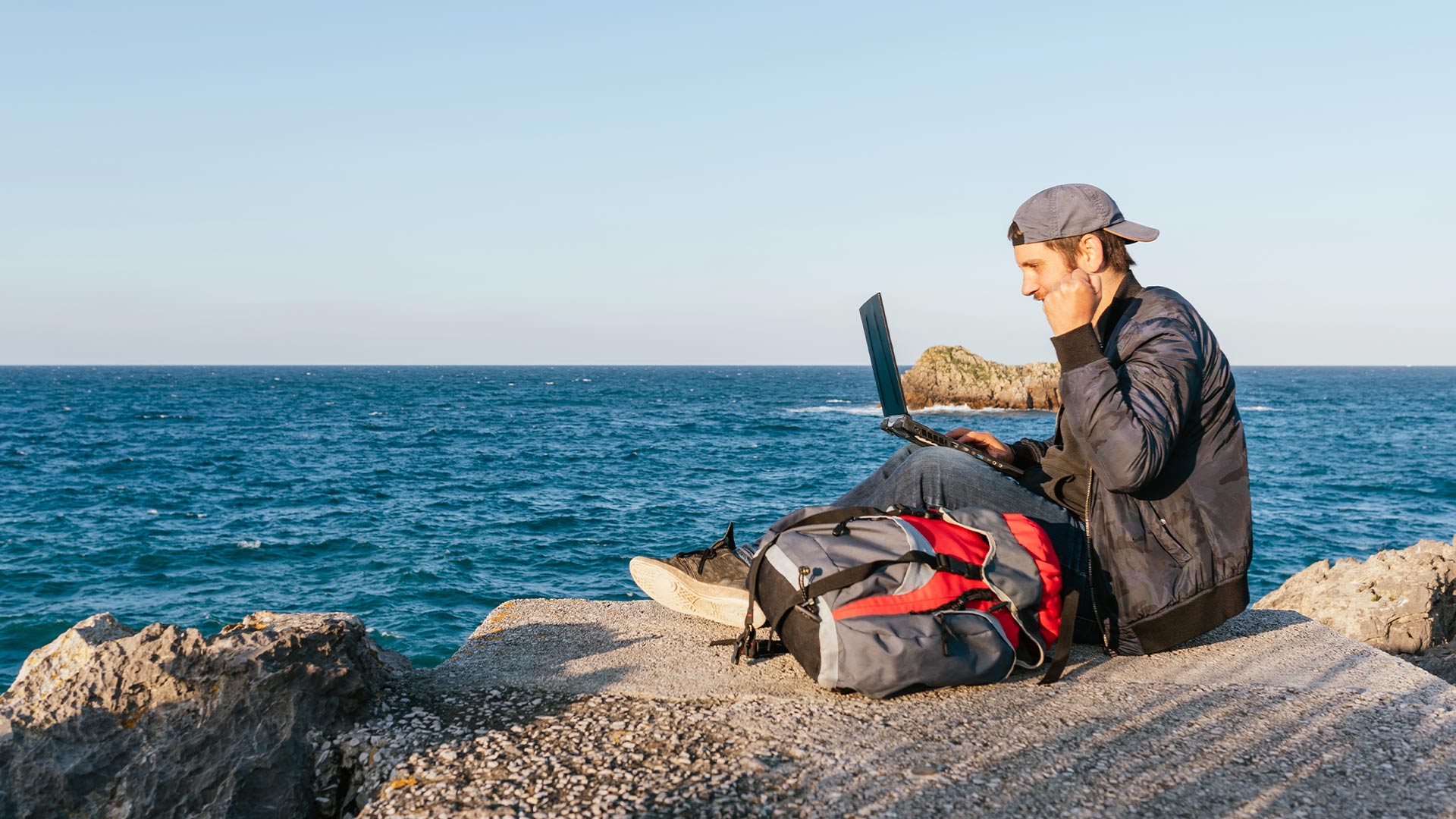 Managing Finances for Long-Term Travel: Digital Nomad Budgeting Tips
