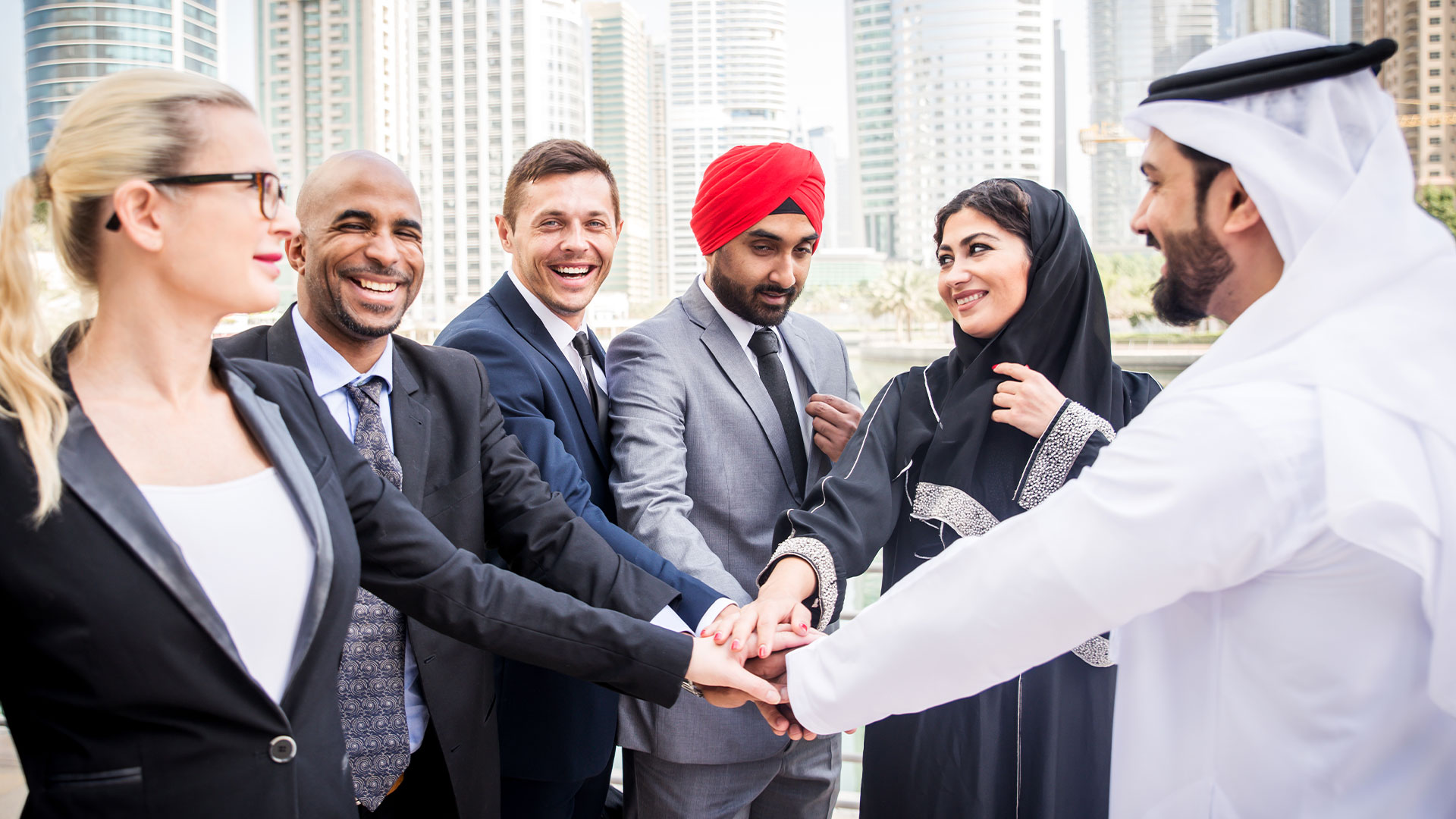Etiquette in Arab Countries: Dress Code, Dining & Religious Customs