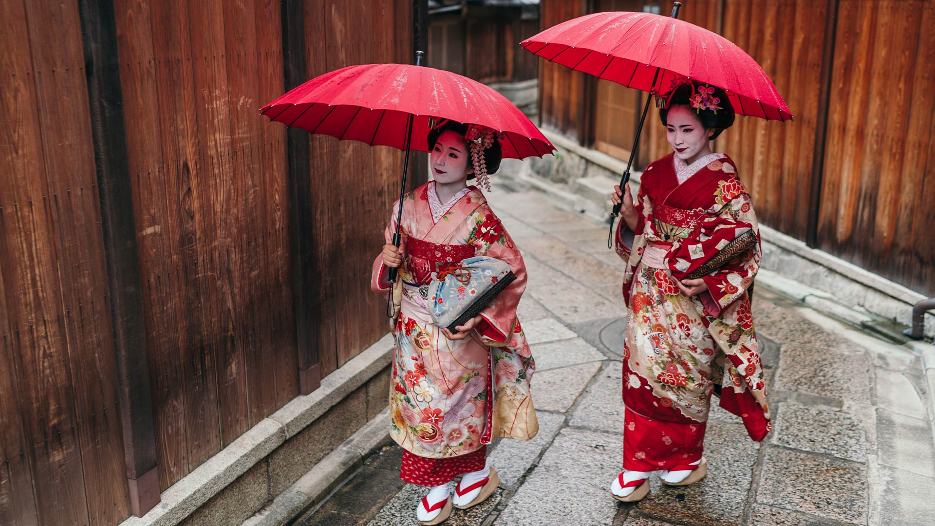 Japan Travel Guide: Must-See Culture and Food Highlights