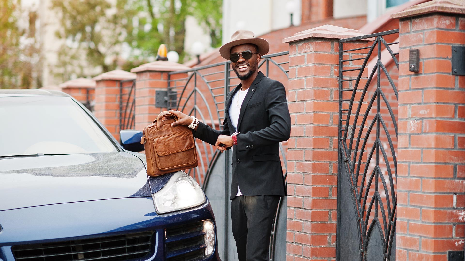 Canada Trip Budget Tiers: Luxury vs Mid-Range vs Minimalist