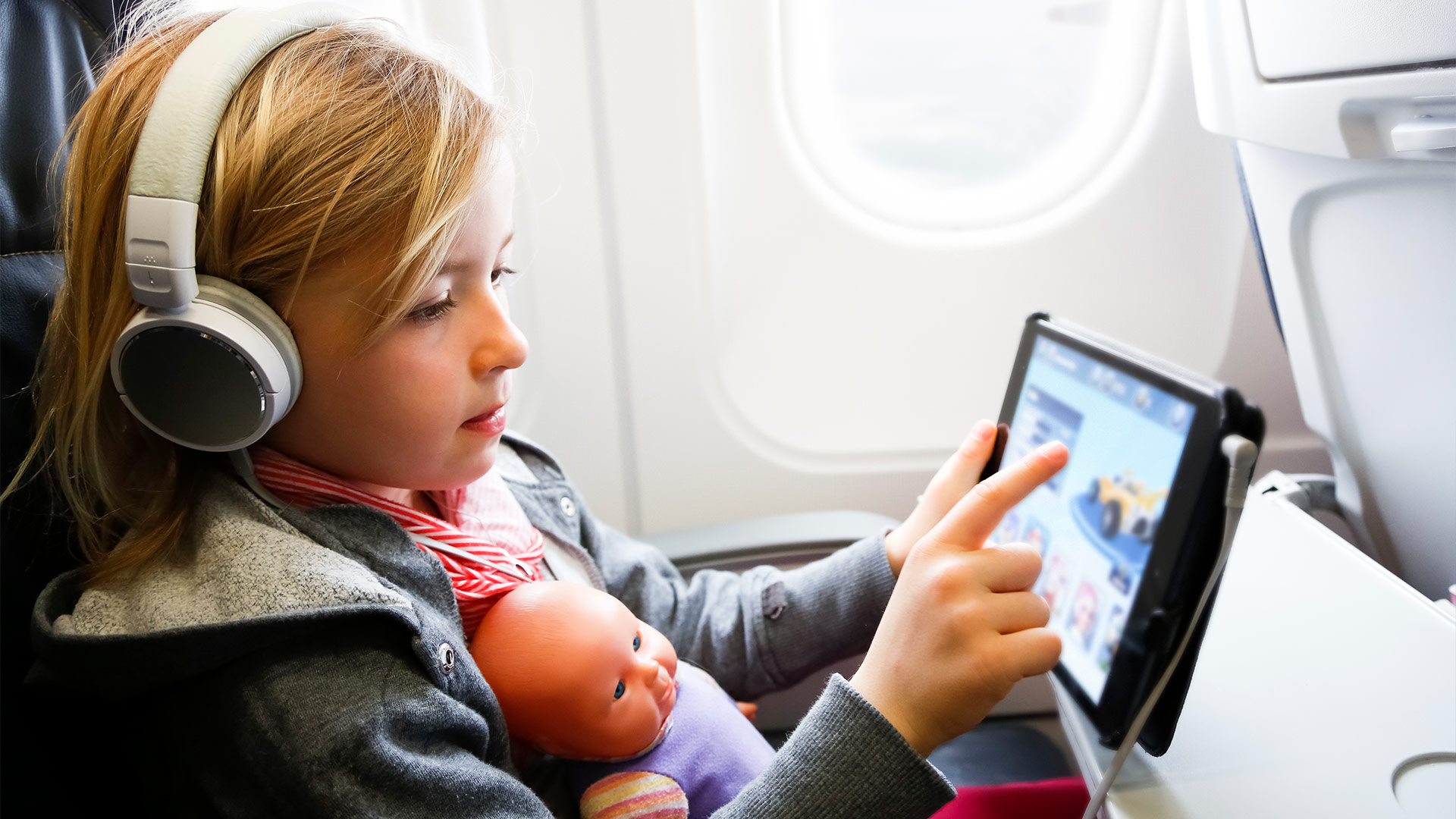 Long Flight? Download These Casual Games Before You Take Off