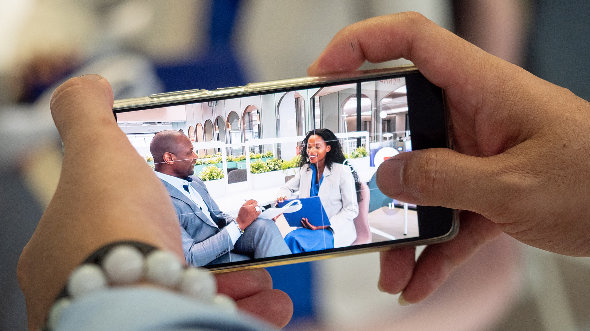 How to Use a Smartphone for High-Quality YouTube Videos