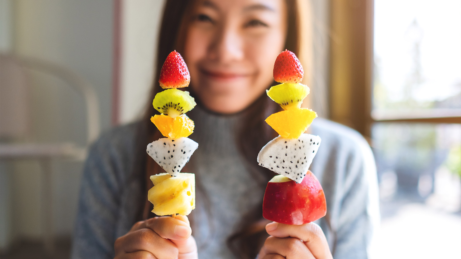 5 Anti-Aging Snacks That Promote Youthful Skin