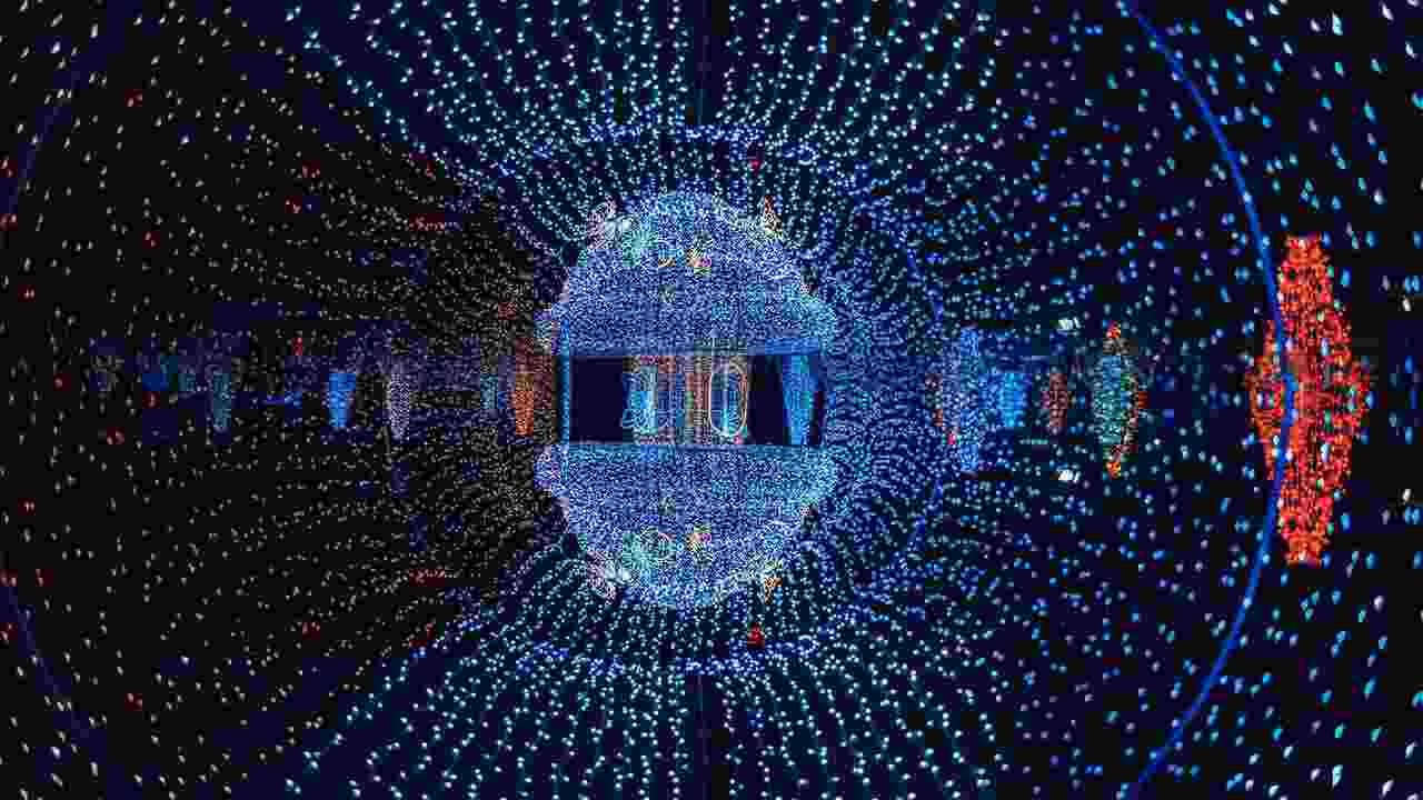 Theories Competing with the Big Bang: What Are the Alternatives?