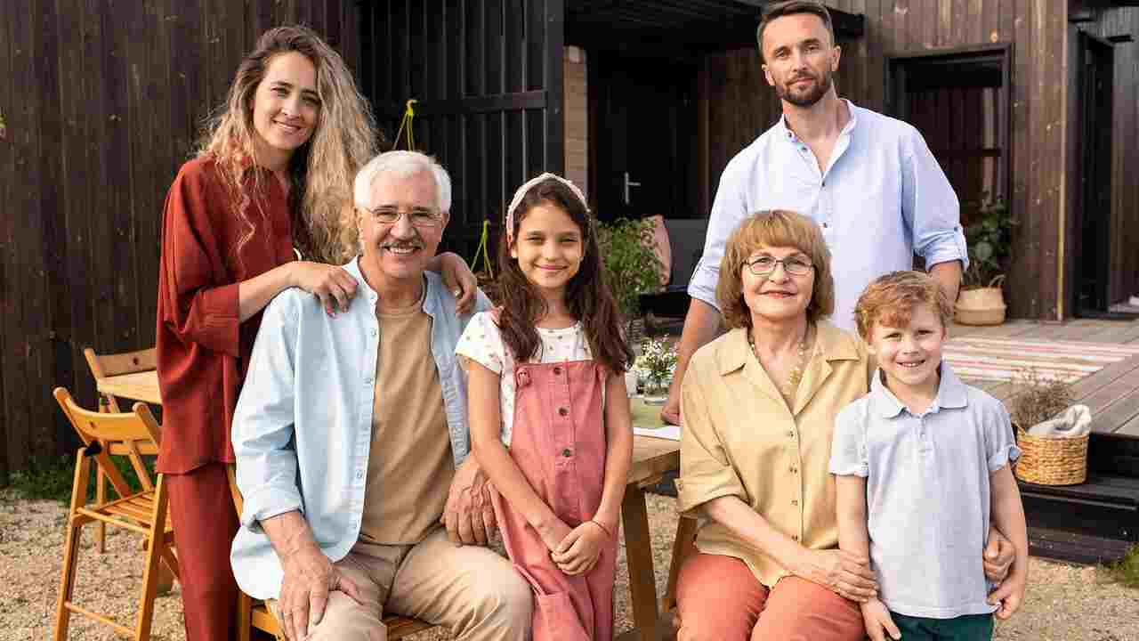 Living with Family Across Generations—A Hidden Key to Longevity?
