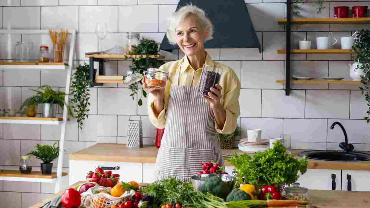 Top Superfoods to Slow Down Cell Aging